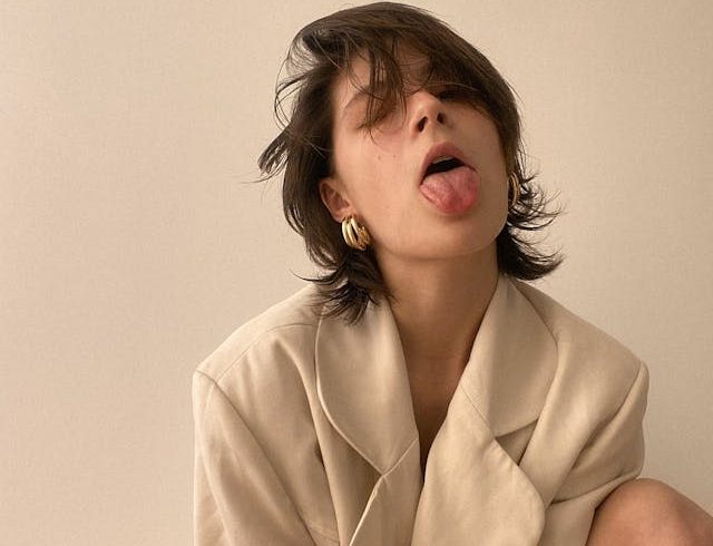 Subtelny blask na co dzień – kolczyki pozłacane w praktyce