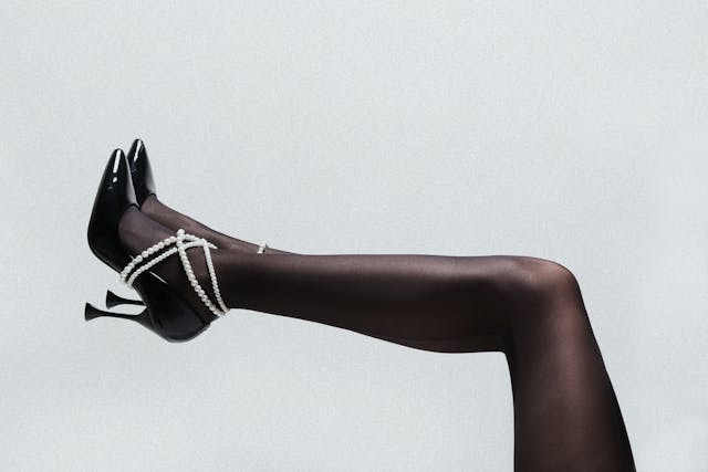 Elegancja na obcasie – różne oblicza szpilek damskich