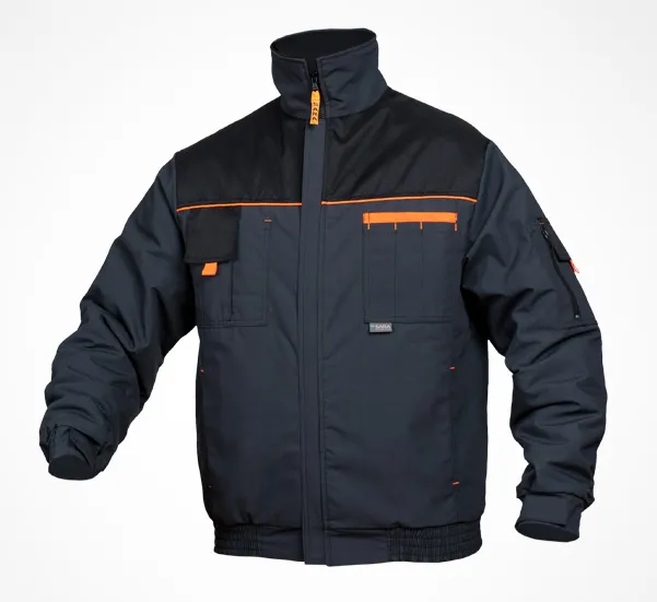 Parka, bomber czy softshell - jaka kurtka na zimową zmianę?